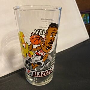 Portland Trail Blazers Cartoon Glass rod Strickland
